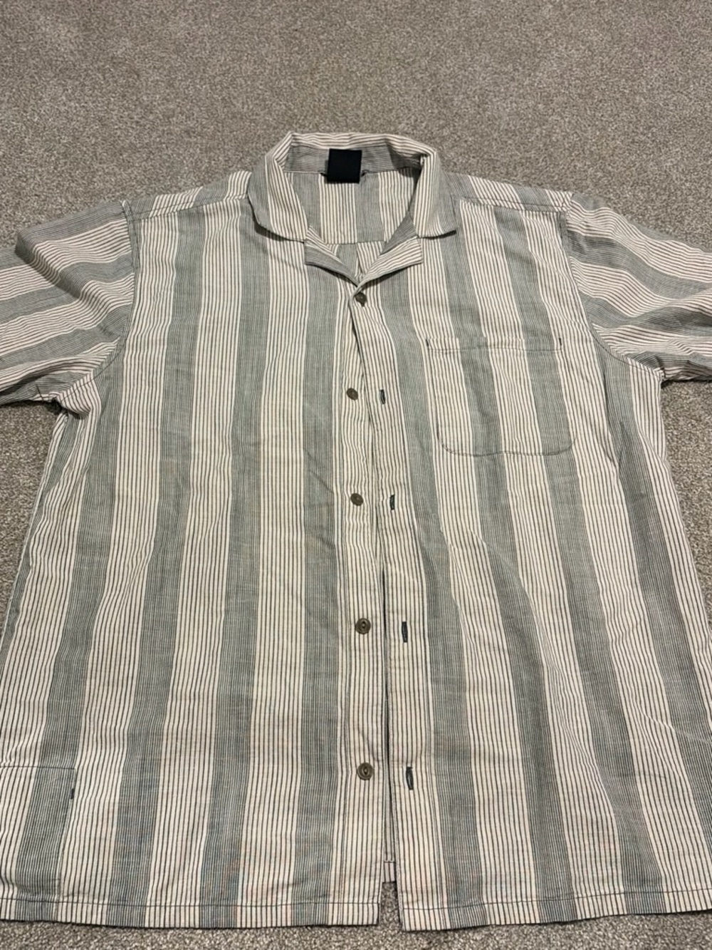 Mountain Hardwear Men's Short-Sleeve Vertical Stripe Shirt in Green & White